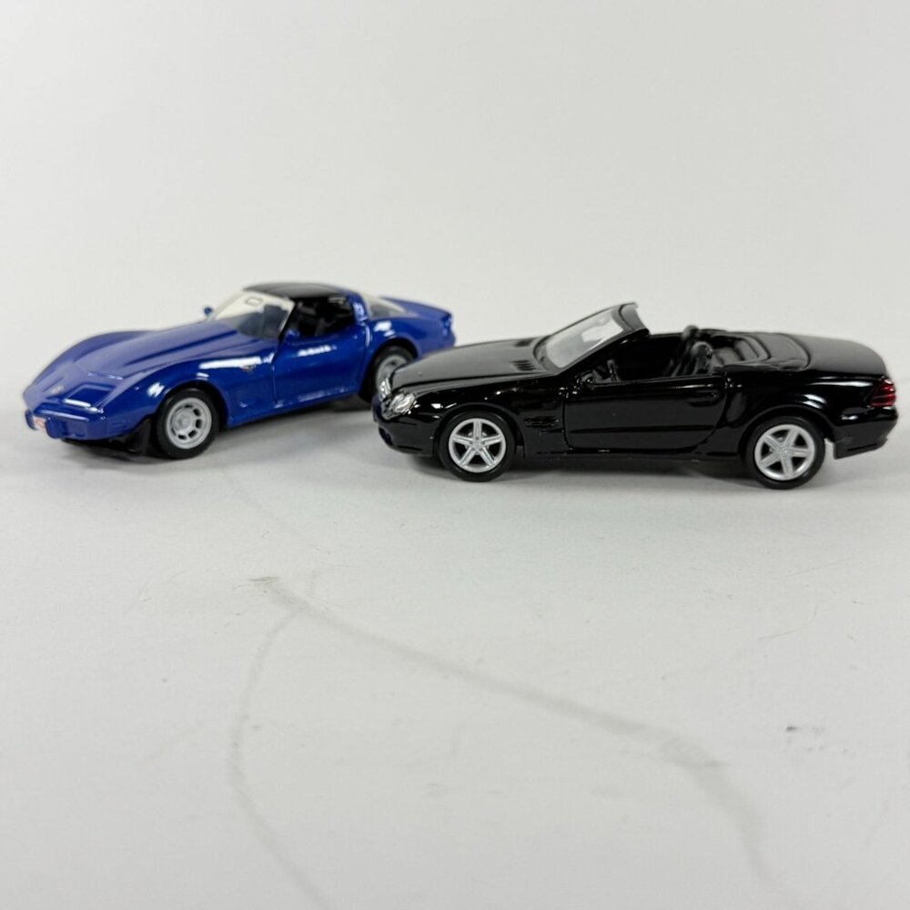 Welly Black Mercedes Benz SL500 & Maisto Blue Corvette Diecast Cars 1:36